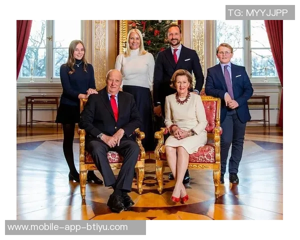 范弗里特全家欢庆圣诞节晒幸福合影展现温馨家庭生活 范弗里特全家欢庆圣诞节晒幸福合影展现温馨家庭生活